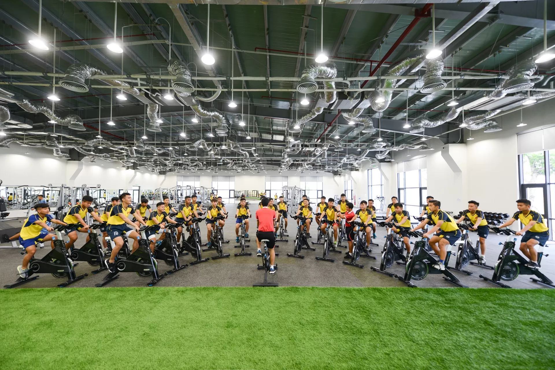 Trung tâm đào tạo bóng đá trẻ PVF