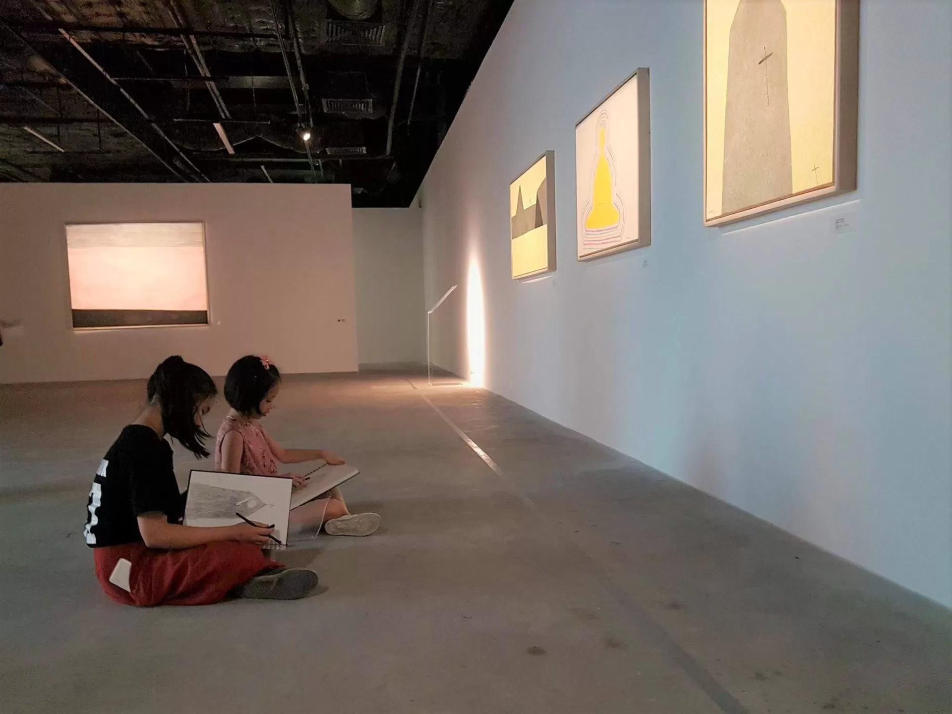 Triển lãm Bóng và Hình - Lê Thiết Cương